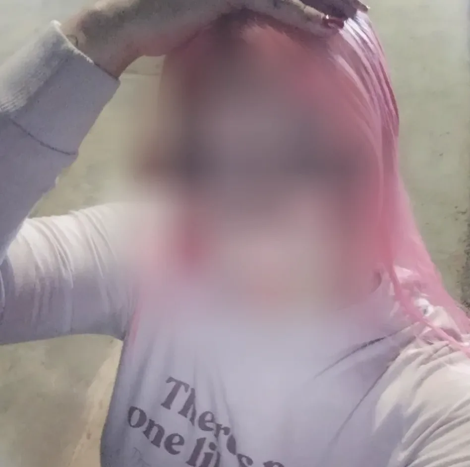 Daniela, 22
