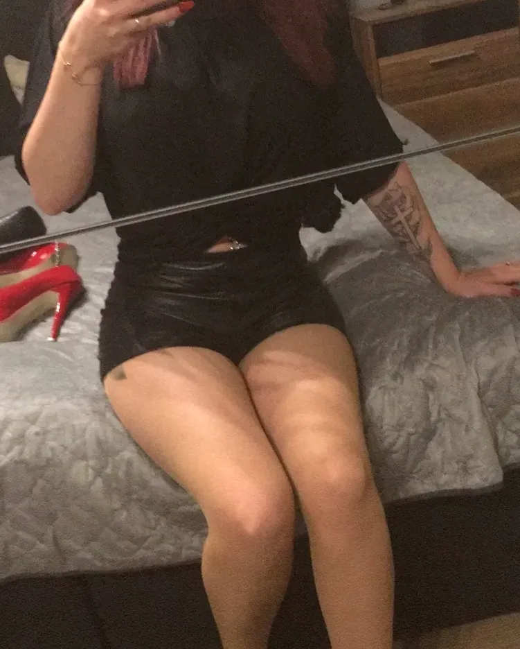Emma, 30