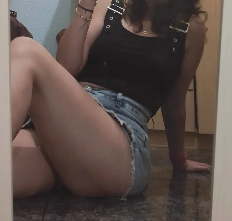 Helena, 32
