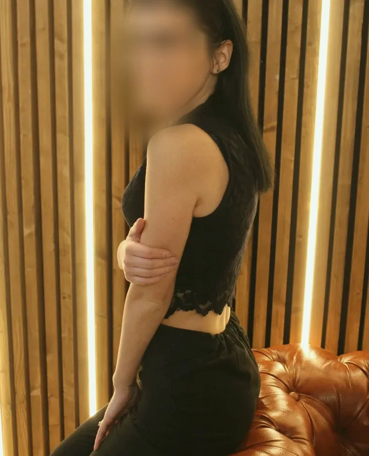 Julia, 28
