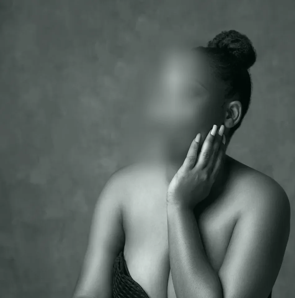 Larissa, 30