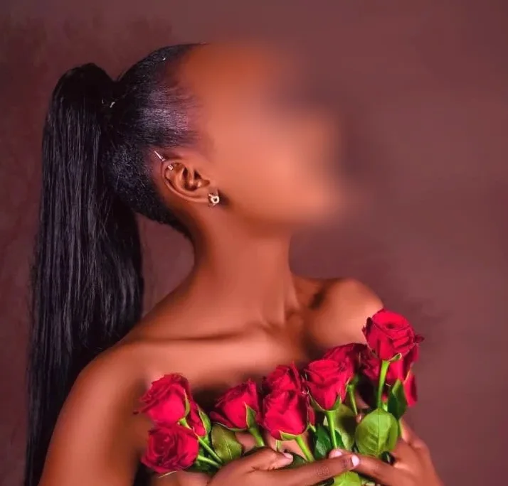 Miriam, 23